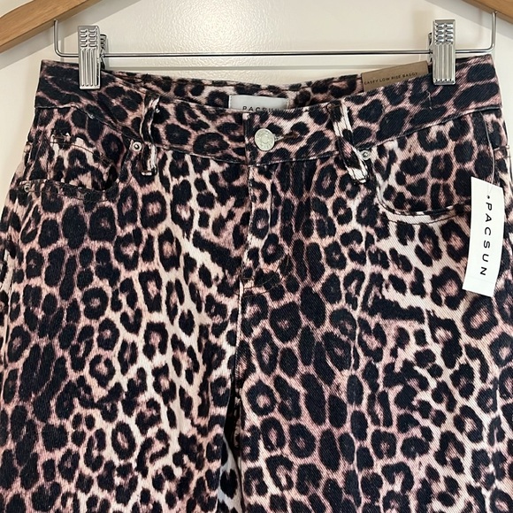NWT Casey Low Rise Baggy Leopard Jeans Size 25 - Picture 8 of 9